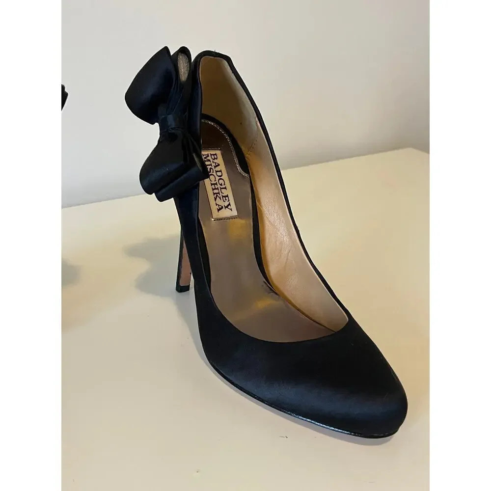 Badgley Mischka Carlton Bow Pumps in Black Satin
